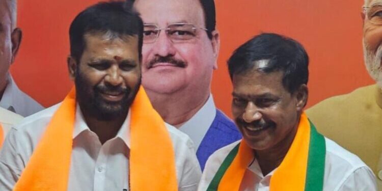 ಬಿಜೆಪಿ ದಕ್ಷಿಣ ಕನ್ನಡ ಜಿಲ್ಲಾ ಚುನಾವಣಾ ಕಚೇರಿಯಲ್ಲಿ ಅರುಣ್ ಕುಮಾರ್ ಪುತ್ತಿಲ ಸ್ವಾಗತ ; ಯಾವುದೇ ಹುದ್ದೆಯ ಅಪೇಕ್ಷೆ ಇಲ್ಲ – ಬೇಷರತ್ತಾಗಿ ಬಿಜೆಪಿಗೆ ಬೆಂಬಲ ಎಂದ ಪುತ್ತಿಲ