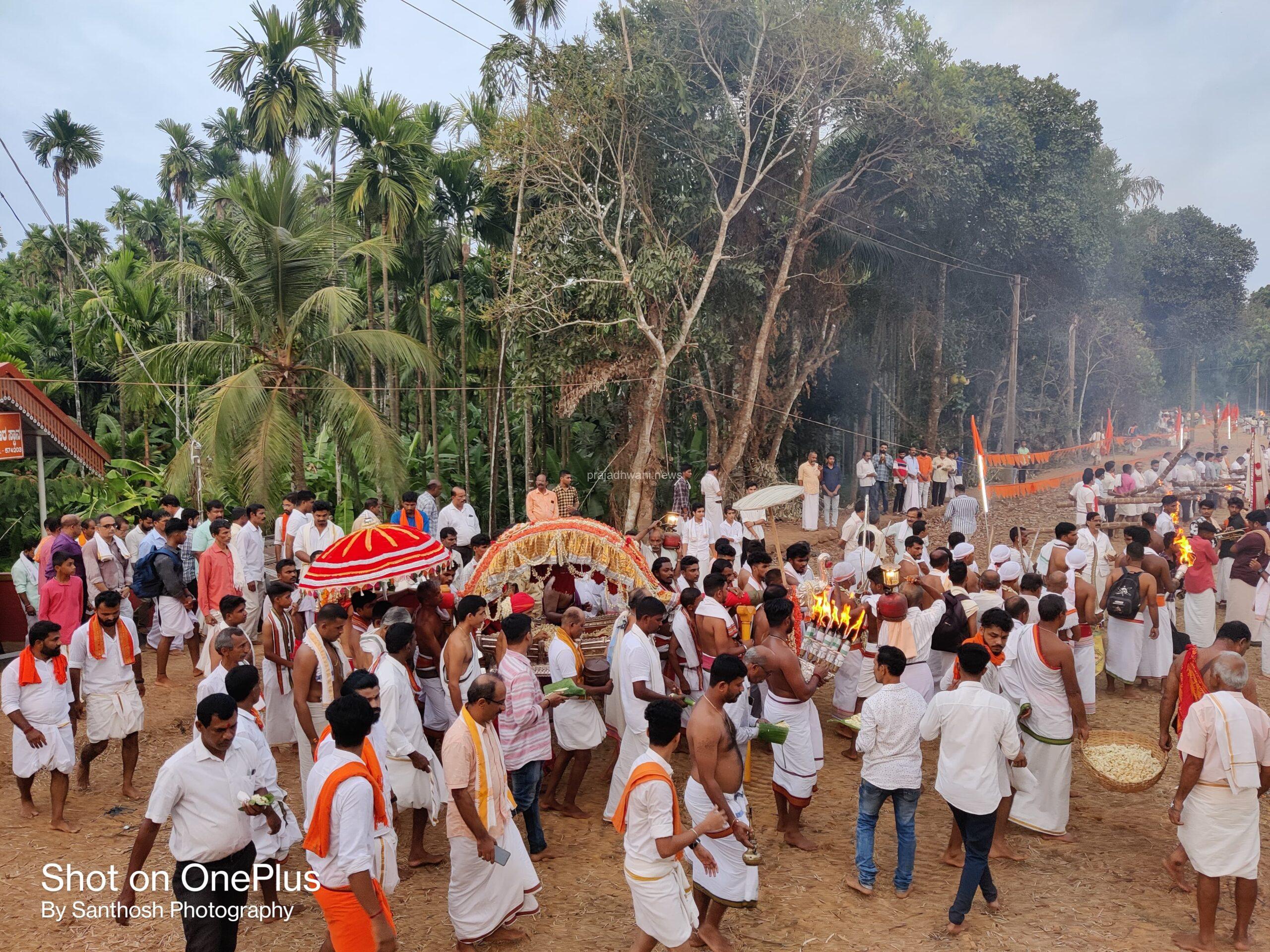 ಹತ್ತೂರಿನ ಒಡೆಯನ ಭೇಟಿಯಾಗಲು ಓಡೋಡಿ ಬರುವ ಮಲ್ಲಿಗೆ ಪ್ರಿಯೆ “ಬಲ್ನಾಡು ಶ್ರೀ  ದಂಡನಾಯಕ ಮತ್ತು ಉಳ್ಳಾಲ್ತಿ