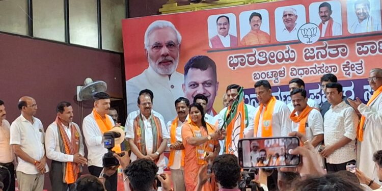 ಮಂಗಳೂರು ಮಾಜಿ ಮೇಯರ್ ಕವಿತಾ ಪೂಜಾರಿ  ಬಿಜೆಪಿ ಸೇರ್ಪಡೆ.