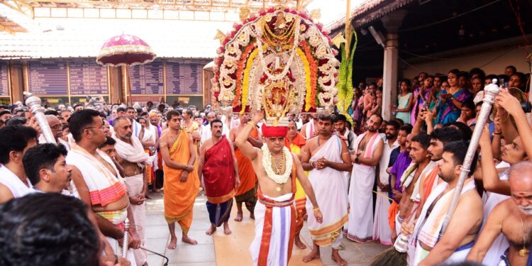 ಪುತ್ತೂರು ಶ್ರೀಮಹಾಲಿಂಗೇಶ್ವರ ದೇವಸ್ಥಾನದ  ವರ್ಷಾವಧಿ ಉತ್ಸವದ ದರ್ಶನ ಬಲಿ