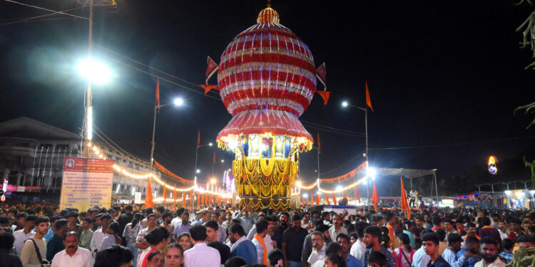 ವೈಭವದಿಂದ ನಡೆದ ಶ್ರೀ ಮಹಾಲಿಂಗೇಶ್ವರ ದೇವರ ಬ್ರಹ್ಮರಥೋತ್ಸವ