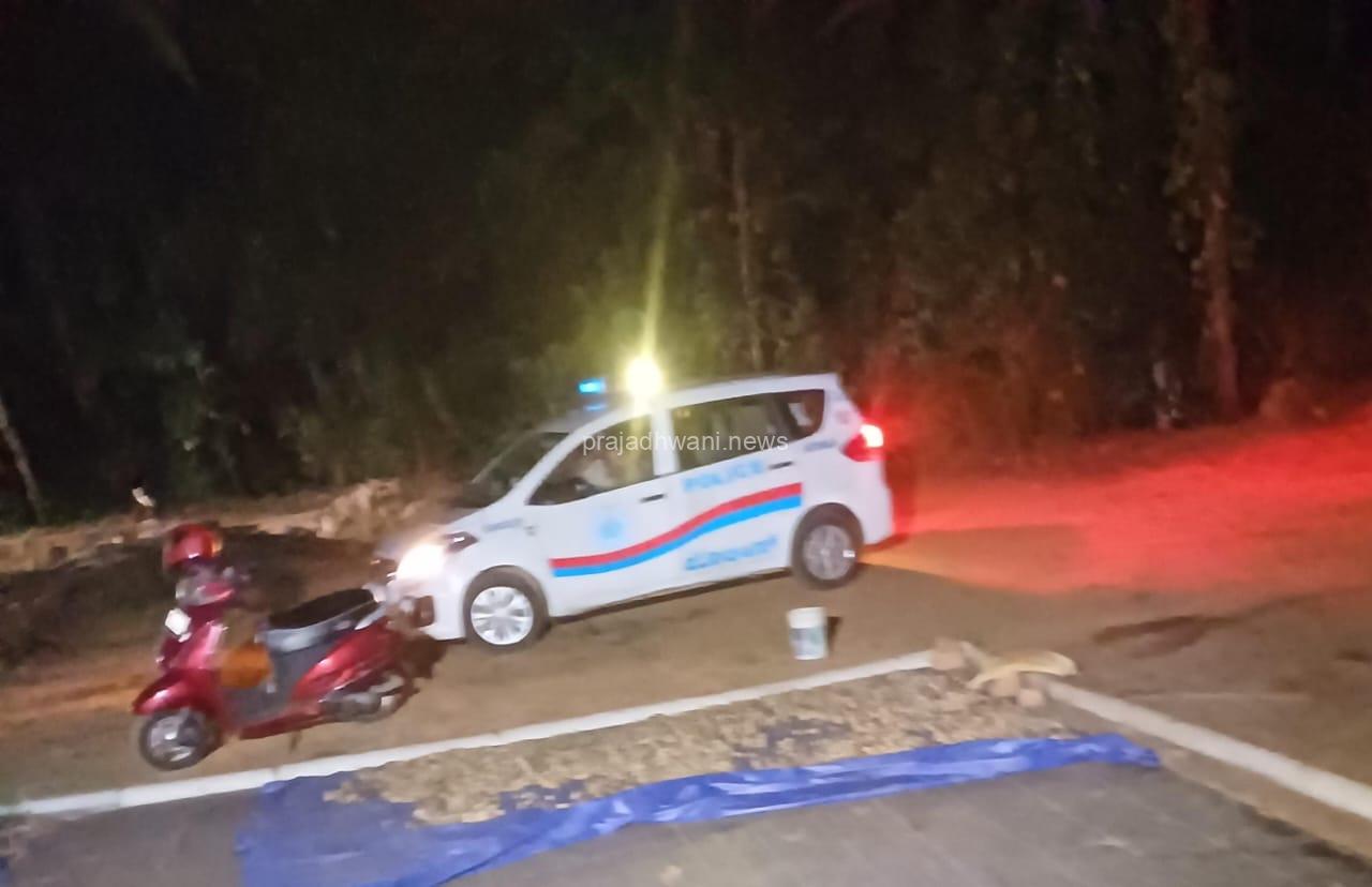 ಚುನಾವಣಾ ಹಿನ್ನೆಲೆ, ಠಾಣೆ ಯಲ್ಲಿ ಠೇವಣಿ ಇರಿಸಿದ್ದ ಕೋವಿ ವಾಪಾಸ್ ನೀಡಿದ ಪೊಲೀಸರು