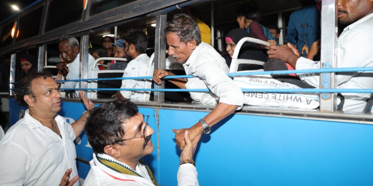 ಮಂಗಳೂರಿನ‌ ವಿವಿಧೆಡೆ ರೋಡ್ ಶೋ ನಡೆಸಿ ಪ್ರಚಾರ ಕಾರ್ಯ ನಡೆಸಿದ ಕಾಂಗ್ರೆಸ್ ಅಭ್ಯರ್ಥಿ ಪದ್ಮರಾಜ್ ಆರ್ ಪೂಜಾರಿ