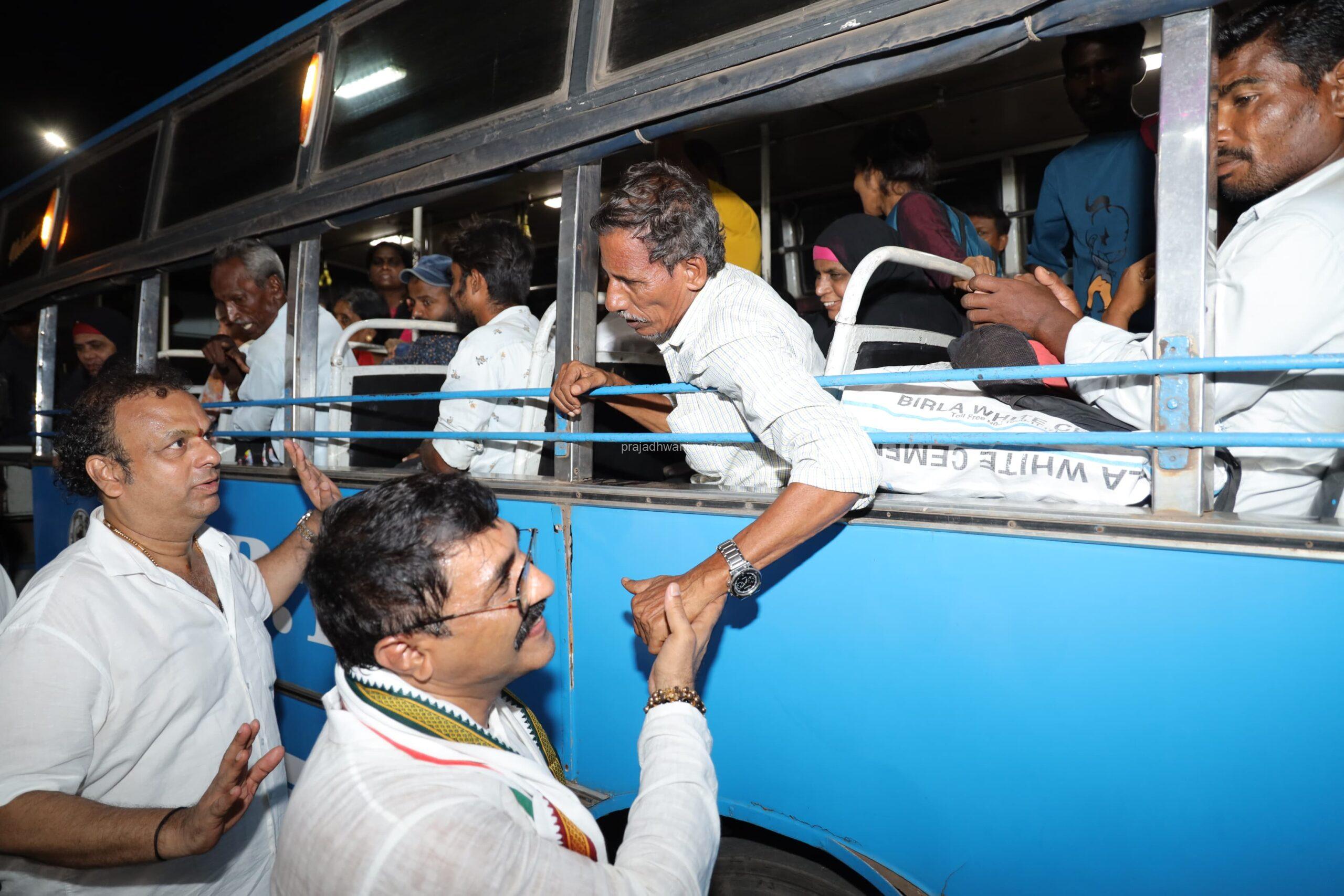 ಮಂಗಳೂರಿನ ವಿವಿಧೆಡೆ ರೋಡ್ ಶೋ ನಡೆಸಿ ಪ್ರಚಾರ ಕಾರ್ಯ ನಡೆಸಿದ ಕಾಂಗ್ರೆಸ್ ಅಭ್ಯರ್ಥಿ ಪದ್ಮರಾಜ್ ಆರ್ ಪೂಜಾರಿ