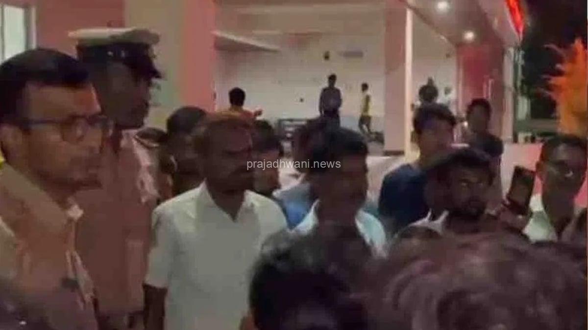 ವೇಗವಾಗಿ ಕಾರು ಚಲಾಯಿಸಬೇಡಿ ಎಂದು ಹೇಳಿದ ಮಾತಿಗೆ ಕೋಪಗೊಂಡ ಮುಸ್ಲಿಂ ಯುವಕರ ತಂಡದಿಂದ ಮಾರಣಾಂತಿಕ ಹಲ್ಲೆ; ಹಿಂದೂಗಳ ಮನೆಗೆ ನುಗ್ಗಿ ಅನ್ಯಕೋಮಿನ ಯುವಕರ ದಾಂಧಲೆ