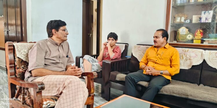 ನಡಿಗೆ ತಿಳಿಯಲು ಜನರ ಬಳಿಗೆ ನಡೆದ “ಶಾಸಕ ಅಶೋಕ್ ರೈ” ಉದ್ಯಮಿಗಳು, ಕೃಷಿಕರ ಭೇಟಿ- ಪುತ್ತೂರು ಅಭಿವೃದ್ದಿಯ ಬಗ್ಗೆಯೂ ಚರ್ಚೆ