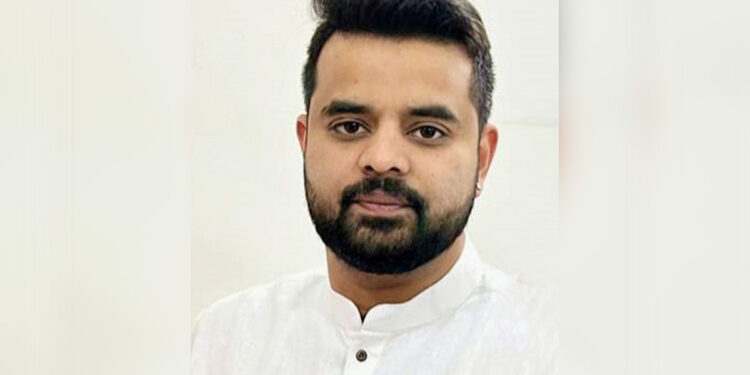 ಮಂಗಳೂರು ವಿಮಾನ ನಿಲ್ದಾಣಕ್ಕೆ ಪ್ರಜ್ವಲ್ ರೇವಣ್ಣ ಆಗಮನ ಸಾಧ್ಯತೆ..!