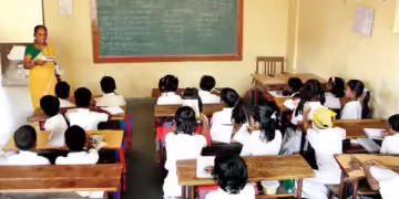 “ಸರ್ಕಾರಿ” ಅನುದಾನಿತ ಶಾಲೆಗಳಲ್ಲಿ 1ರಿಂದ 10ನೇ ತರಗತಿಯ ವಿದ್ಯಾರ್ಥಿಗಳಿಗೆ ಸ್ಪೋಕನ್ ಇಂಗ್ಲಿಷ್ ; 40 ನಿಮಿಷಗಳ ಸ್ಪೋಕನ್ ಇಂಗ್ಲಿಷ್ ತರಗತಿ
