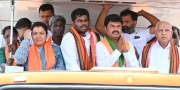 ರೋಡ್ ಶೋ ನಡೆಸುವ ಮೂಲಕ ಕೆ. ಅಣ್ಣಾಮಲೈ ಮತ್ತು ಬಿ. ಎಸ್. ಯಡಿಯೂರಪ್ಪ ಬಿ. ವೈ. ರಾಘವೇಂದ್ರ ಪರವಾಗಿ ಮತಯಾಚನೆ