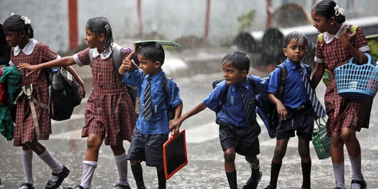 ಬಾರಿ ಮಳೆ ಕಾರಣ : ಜೂ.27 ರಂದು  ದ. ಕ.  ಜಿಲ್ಲೆಯ ಶಾಲೆಗೆ ರಜೆ