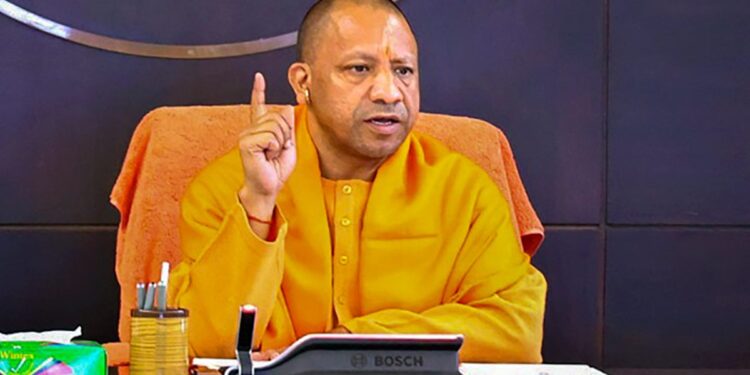 ಯೋಗಿ ಆದಿತ್ಯನಾಥ್ ಅವರ ಬುಲ್ಡೋಜರ್ ಸದ್ದು; ರಸ್ತೆಯಲ್ಲಿ ಗುಂಡು ಹಾರಿಸಿದವರ ಹೋಟೆಲ್ ಧ್ವಂಸ!