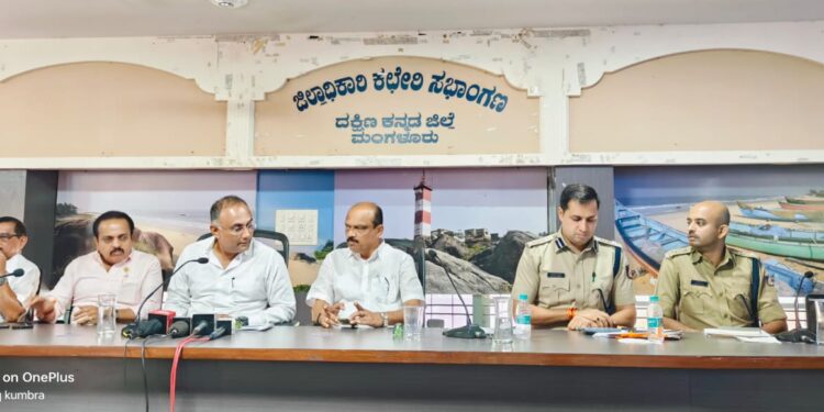 ಪುತ್ತೂರು,ಸುಬ್ರಹ್ಮಣ್ಯ,ಬೆಳ್ತಂಗಡಿ ,ಕಡಬದಲ್ಲಿ ಮಿಂಚು ನಿರ್ಬಂಧಕ ಅಳವಡಿಕೆ: ಉಸ್ತುವಾರಿ ಸಚಿವ ದಿನೇಶ್ ಗುಂಡೂ ರಾವ್ ಶಾಸಕ  ರೈ ಮನವಿಗೆ ಸ್ಪಂದಿಸಿದ ಸರಕಾರ