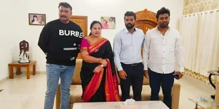 ಬೆಂಗಳೂರು: ಒಂದೇ ಪ್ರೇಮ್ ನಲ್ಲಿರುವ ನಾಲ್ವರು ರಾಜ್ಯದ ಟಾಪ್‌ ಸುದ್ದಿಯಲ್ಲಿ. ನಾಲ್ವರಿಗೂ ಗಟ್ಟಿಯಾಗಿದೆ ಕಾನೂನಿನ ಕುಣಿಕೆ