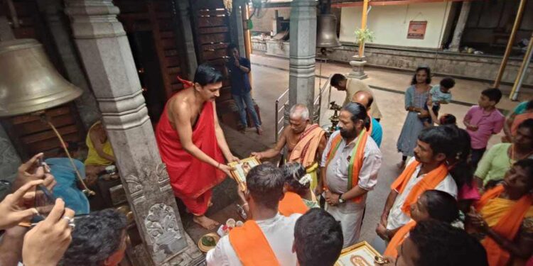 ಪುತ್ತೂರು: ಕ್ರೈಸ್ತ ಮತಕ್ಕೆ ಮತಾಂತರಗೊಂಡಿದ್ದ ಏಳು ಕುಟುಂಬಗಳಿ ಮರಳಿ ಮಾತೃ ಧರ್ಮಕ್ಕೆ, ಸುಳ್ಯದಲ್ಲಿ ನಡೆಯಿತು ಧರ್ಮ ರಕ್ಷಾ ಯಜ್ಞ : ವಿ.ಹಿಂ.ಪ