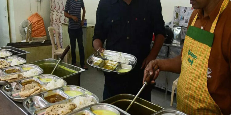 ಅವಧಿ ಮೀರಿದ ಆಹಾರ ಪದಾರ್ಥ ಮಾರಿದರೆ ನಿರ್ದಾಕ್ಷಿಣ್ಯವಾಗಿ ಕ್ರಮ! ಸಿಎಂ ಎಚ್ಚರಿಕೆ