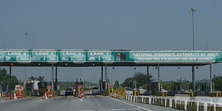 ಟೋಲ್ ಗಳಲ್ಲಿ ಕ್ಯೂ ತಪ್ಪಿಸಲು ನಿಯಮಗಳನ್ನ ಜಾರಿಗೆ ತರುತ್ತಿದೆ ಹೆದ್ದಾರಿ ಪ್ರಾಧಿಕಾರ