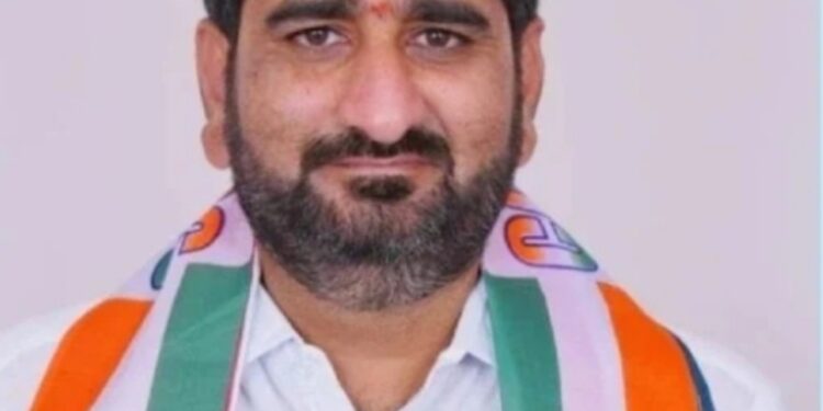 ಬಳ್ಳಾರಿ ಮಹಾನಗರ ಪಾಲಿಕೆಯ ಮೇಯರ್ ಆಗಿ ಮುಲ್ಲಂಗಿ ನಂದೀಶ್ ಬಾಬು ಉಪಮೇಯರ್ ಆಗಿ ಡಿ.ಸುಕುಂ.