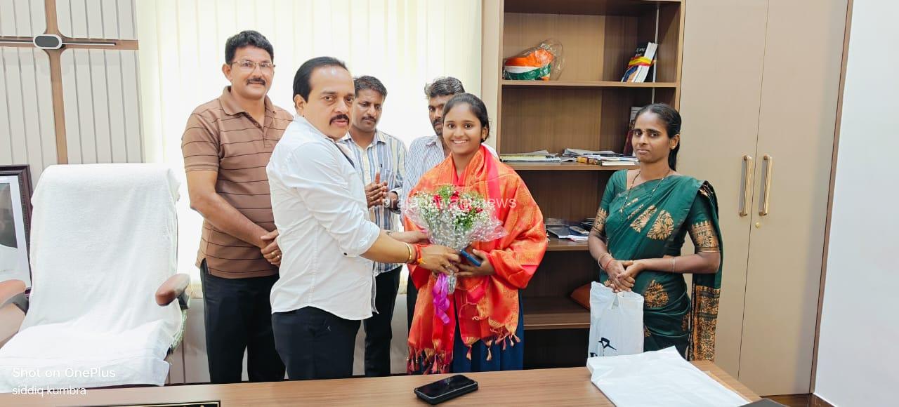 ಪಿಯುಸಿಯಲ್ಲಿ 572 ಅಂಕ ಸಿಇಟಿಯಲ್ಲಿ 30 ಸಾವಿರನೇ ರ್ಯಾಂಕ್  ವಿಜೇತೆಗೆ ಶಾಸಕರಿಂದ ಗೌರವ