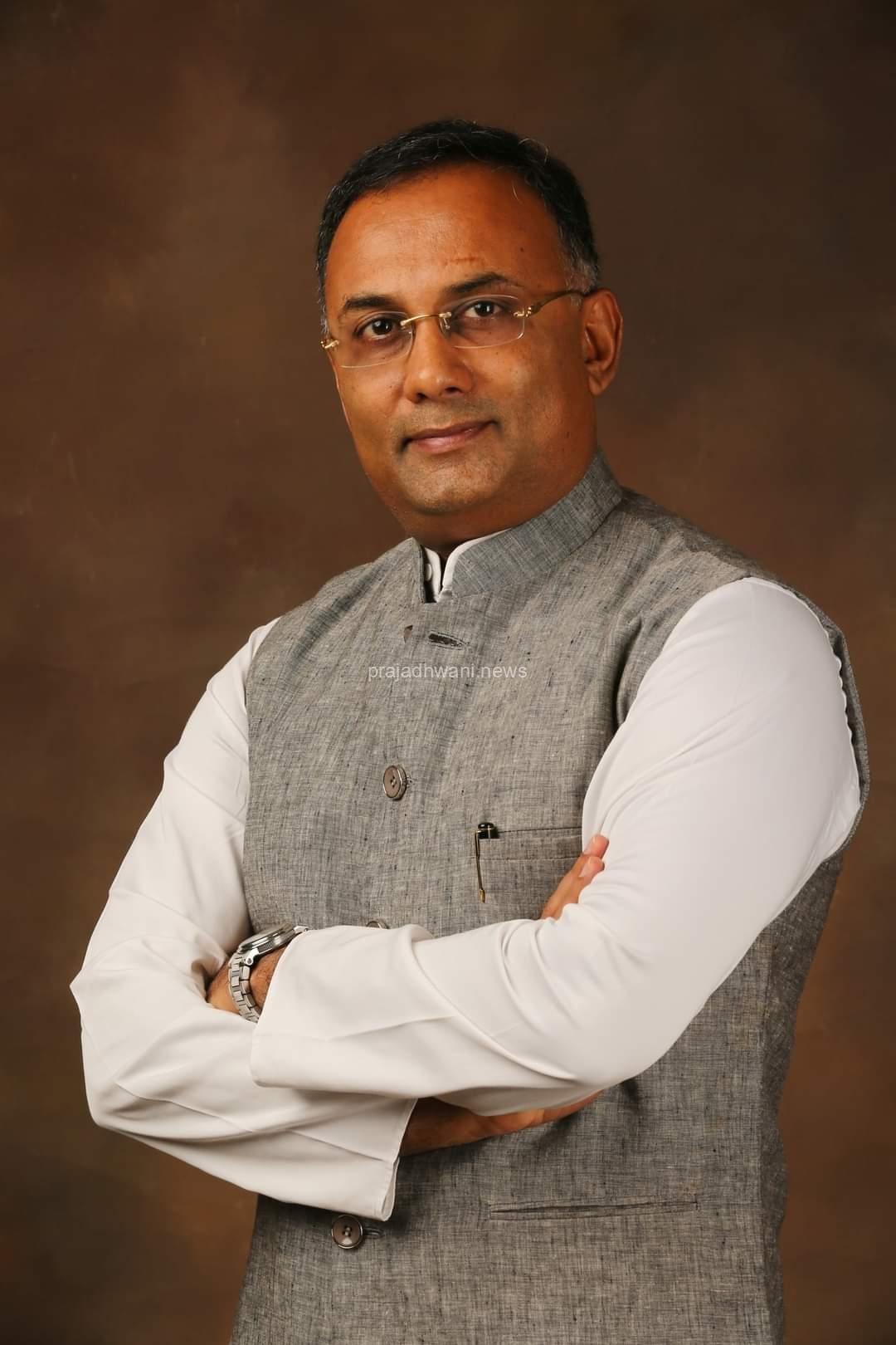 ಮುಡಿಪು: ಪ್ರಚೋದನಕಾರಿ ಶಕ್ತಿಯಲ್ಲಿರುವ ಯಾವುದೇ ಧರ್ಮ, ಜಾತಿ, ಭಾಷೆಯವರಿಗೆ ನಮ್ಮ ಸಹಕಾರವಿಲ್ಲ. ಶಾಂತಿ ಸುವ್ಯವಸ್ಥೆ ಸಾಮರಸ್ಯದಿಂದ ಬದುಕೋಣ. ಕೋಮುದ್ವೇಷದ ವಿಚಾರದಲ್ಲಿ ರಾಜಕೀಯ ಸಲ್ಲದು :-ದ.ಕ ಉಸ್ತುವಾರಿ ದಿನೇಶ್ ಗುಂಡೂರಾವ್