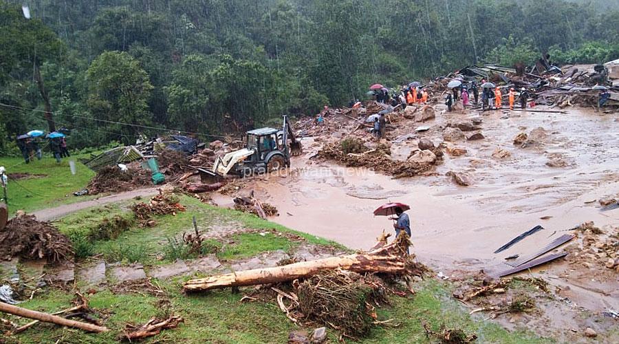ದೇವರನಾಡು ಕೇರಳದಲ್ಲಿ ಭೀಕರ ಭೂ ಕುಸಿತ; ಸಾವಿನ ಸಂಖ್ಯೆ 20ಕ್ಕೆ ಏರಿಕೆ, ಮತ್ತಷ್ಟು ಮಂದಿ ಸಿಲುಕಿರುವ ಭೀತಿ