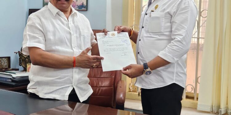 ಪುತ್ತೂರು: ಕರಾವಳಿ ಪ್ರಾಧಿಕಾರದಿಂದ ಪುತ್ತೂರಿಗೆ ಅನುದಾನ ನೀಡುವಂತೆ ಸಚಿವರಿಗೆ ಶಾಸಕ ಅಶೋಕ್ ರೈ ಮನವಿ