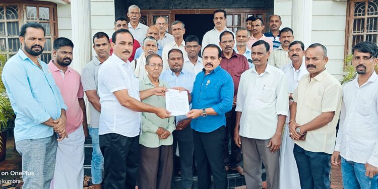 ಪುತ್ತೂರು: ಕೊಡಿಪ್ಪಾಡಿ ಗ್ರಾಮದಲ್ಲಿ ಅಡಕೆಗೆ ಎಲೆ ಚುಕ್ಕಿ ಮಾರಕ ರೋಗ ಪರಿಹಾರಕ್ಕಾಗ್ರಹಿಸಿ ಶಾಸಕರಿಗೆ ಮನವಿ