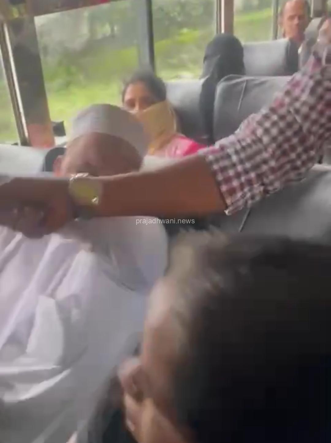 ಮಂಗಳೂರು : ಅಪ್ರಾಪ್ತ ಬಾಲಕಿಗೆ ಬಸ್ ನಲ್ಲಿ ಕಿರುಕುಳ ನೀಡಿದ ಮೌಲ್ವಿಗೆ ಸಾರ್ವಜನಿಕರಿಂದ ಗೂಸಾ