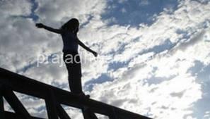 ಮಂಗಳೂರು: ಕೂಳೂರು ಸೇತುವೆಯಿಂದ ಹಾರಿದ ಹುಡುಗಿ.