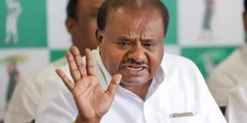 ಕುಟುಂಬಕ್ಕೆ ವಿಷ ಇಟ್ಟವನ ಜೊತೆ ವೇದಿಕೆ ಹಂಚಿಕೊಳ್ಳಲು ಸಾಧ್ಯವೇ? ಕರ್ನಾಟಕ ಬಿಜೆಪಿ ವಿರುದ್ಧ ರೊಚ್ಚಿಗೆದ್ದ ಕೇಂದ್ರ ಸಚಿವ ಹೆಚ್​ಡಿ ಕುಮಾರಸ್ವಾಮಿ!