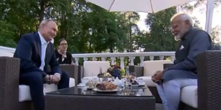 ಭಾರತದ ಜನತೆ ಅಭಿವೃದ್ಧಿಯೇ ನನ್ನ ಏಕೈಕ ಗುರಿ: ಪುಟಿನ್‌ಗೆ ಮೋದಿ ಮಾತು