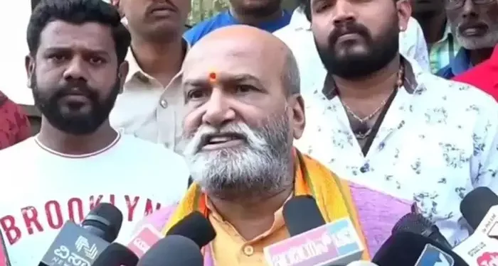 ಶ್ರೀರಾಮ ಸೇನೆ ಹೆಲ್ಪ್ ಲೈನ್ಗೆ : ಹಿಂದೂ ಮಹಿಳೆಯರ ರಕ್ಷಣೆಗೆ ಕಟಿಬದ್ಧ ಮುತಾಲಿಕ್