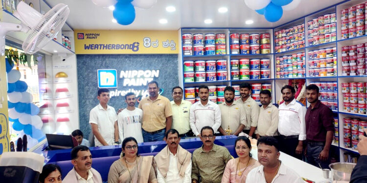 ಪುತ್ತೂರು: ನಿಪ್ಪಾನ್ ಪೈಂಟ್ಸ್‌ನ ಮಳಿಗೆ ಗಜಾನನ ಟ್ರೆಡರ್ಸ್ ಸ್ಥಳಾಂತರಗೊಂಡು ಶುಭಾರಂಭ