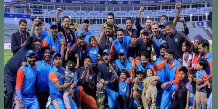 ಲೆಜೆಂಡ್ಸ್ ವರ್ಡ್ ಚಾಂಪಿಯನ್ಷಿಪ್ ಟೂರ್ನಿಯಲ್ಲಿ ಟ್ರೋಫಿ ಗೆದ್ದ ಇಂಡಿಯಾ ಲೆಜೆಂಡ್ಸ್.