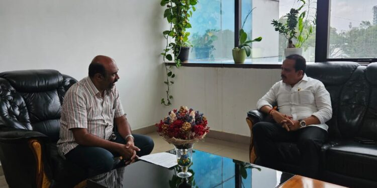 ಪುತ್ತೂರು: ಪುತ್ತೂರಿನಿಂದ ಕಾಟುಕುಕ್ಕೆಗೆ ಬಸ್ ಸೇವೆ ಸಾರಿಗೆ ಇಲಾಖೆ ಕಮಿಷನರ್ ಜೊತೆ ಅಶೋಕ್ ರೈ ಮಾತುಕತೆ