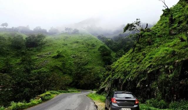 ಭಾರಿ ಮಳೆಯಿಂದ ಚಾರ್ಮಾಡಿ ಘಾಟ್‌ನ 10ನೇ ತಿರುವಿನಲ್ಲಿ ರಾತ್ರಿ ಗುಡ್ಡ ಕುಸಿತ