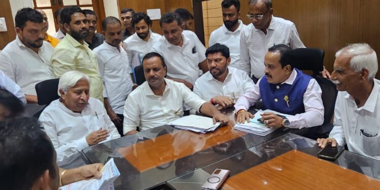 ಪುತ್ತೂರು: ದ ಕ ಮತ್ತು ಉಡುಪಿ ಜಿಲ್ಲೆಯಲ್ಲಿ ನಡೆಯುವ ಕಂಬಳಕ್ಕೆ ಅನುದಾನ ನೀಡಿ ಸಚಿವ ಎಚ್ ಕೆ ಪಾಟೀಲ್‌ಗೆ ಸ್ಪೀಕರ್ ನೇತೃತ್ವದಲ್ಲಿ ಮನವಿ ಸಲ್ಲಿಸಿದ ಶಾಸಕ ಅಶೋಕ್ ರೈ