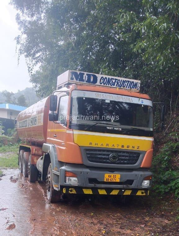 ಪುತ್ತೂರು: ಕೊಡಿಪಾಡಿ ರಾತ್ರಿ ನಿಲ್ಲಿಸಿದ್ದ ಎರಡು ಲಾರಿಯಿಂದ ಬ್ಯಾಟರಿ ಕಳವು