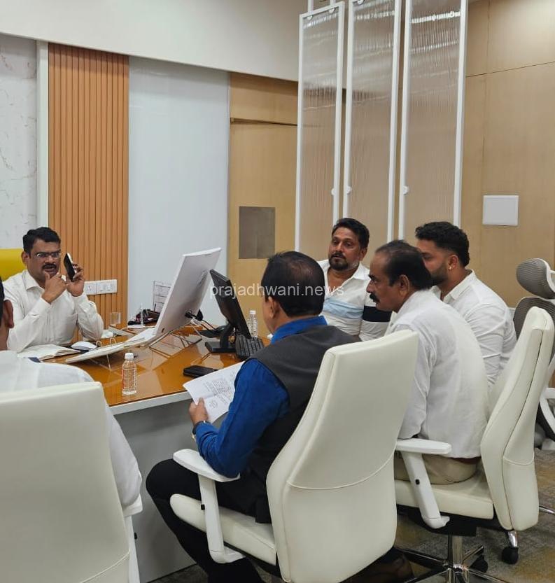 ಪುತ್ತೂರು: ಕಟ್ ಕನ್ವರ್ಶನ್ ಸಮಸ್ಯೆ ಬಗೆಹರಿಸುವಂತೆ ಶಾಸಕರ ನೇತೃತ್ವದಲ್ಲಿ ಪೂಡಾ ಸಮಿತಿ ನಗರಾಭಿವೃದ್ಧಿ ಇಲಾಖೆಗೆ ಭೇಟಿ