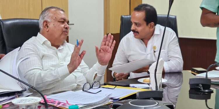 ಪುತ್ತೂರು: ಆಗಸ್ಟ್ ತಿಂಗಳಲ್ಲಿ ಪುತ್ತೂರಿಗೆ 30 KSRTC ಬಸ್ ಶಾಸಕ ಅಶೋಕ್ ರೈ ಮನವಿಗೆ ಸ್ಪಂದಿಸಿದ ಸಾರಿಗೆ ಸಚಿವ ರೆಡ್ಡಿ