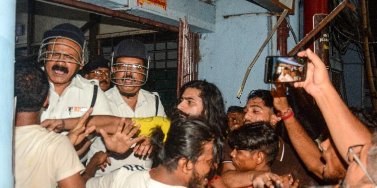 ಆರೋಗ್ಯ ಸೇವಕರ ಮೇಲೆ ದಾಳಿ ನಡೆದರೆ 6 ಗಂಟೆಯೊಳಗೆ ಎಫ್ಐಆರ್ ದಾಖಲಿಸಿ; ಸರ್ಕಾರಿ ಆಸ್ಪತ್ರೆಗಳಿಗೆ ಕೇಂದ್ರ ಸರ್ಕಾರದ ನಿರ್ದೇಶನ