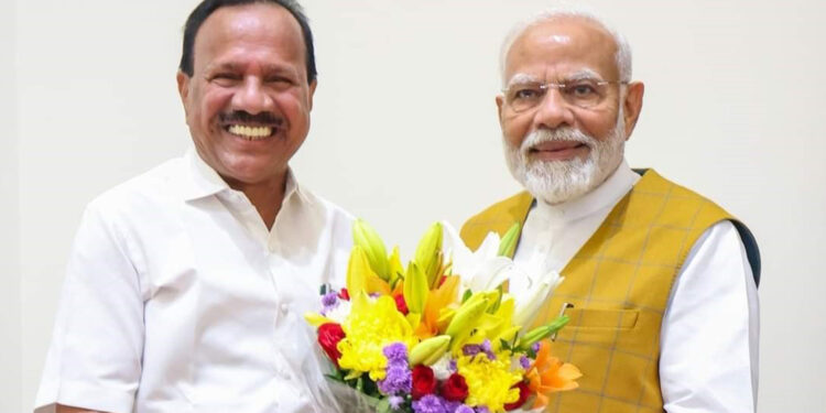 ಮಾಜಿ ಸಿಎಂ ಡಿವಿ ಸದಾನಂದ ಗೌಡ ಪ್ರಧಾನಿ ಮೋದಿ ಭೇಟಿ, ಮಾತುಕತೆ