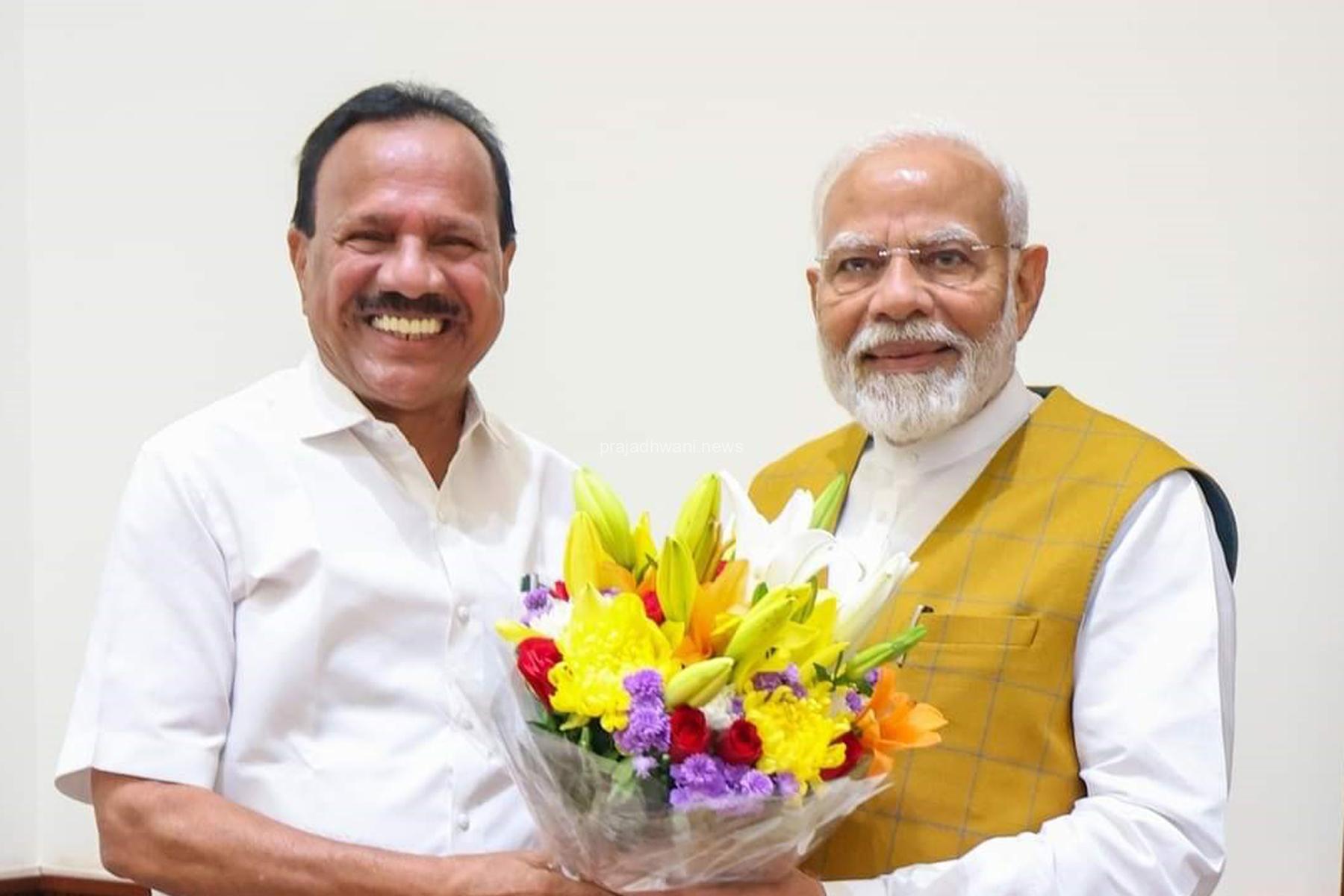 ಮಾಜಿ ಸಿಎಂ ಡಿವಿ ಸದಾನಂದ ಗೌಡ ಪ್ರಧಾನಿ ಮೋದಿ ಭೇಟಿ, ಮಾತುಕತೆ