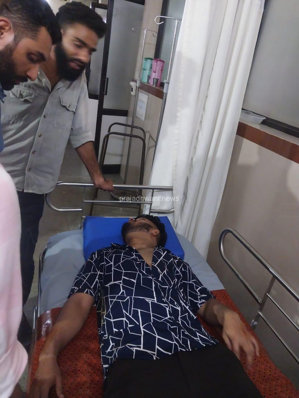 ಪೆರ್ನೆ ಬಳಿ ರಸ್ತೆ ಅಪಘಾತ: ಪಾದಚಾರಿ ಕಾಲು ಮುರಿತ.