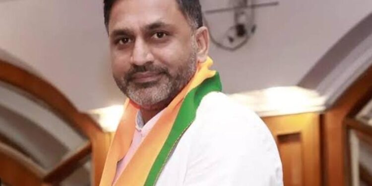 ಪಾದಯಾತ್ರೆಯಲ್ಲಿ ಬೆಂಬಲಿಗರಿಂದ  ಪ್ರೀತಮ್ ಗೌಡ ಪರ ಘೋಷಣೆ: ಬಿಜೆಪಿ- ಜೆಡಿಎಸ್ ಕಾರ್ಯಕರ್ತರ ಘರ್ಷಣೆ!