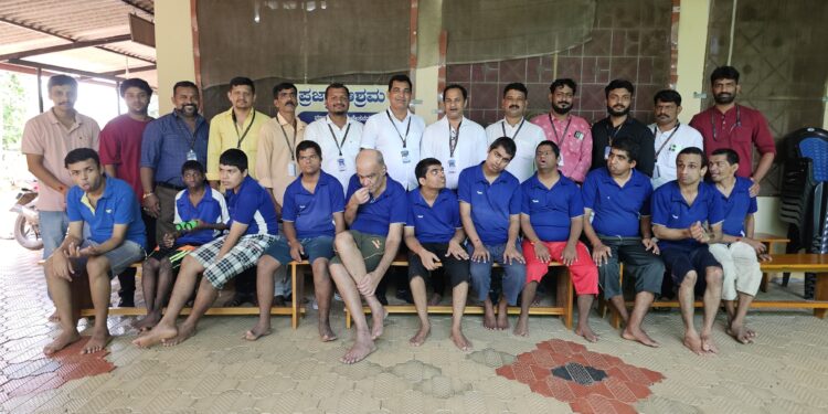 ವಿಶ್ವಛಾಯಾಗ್ರಾಹಕ ದಿನಾಚರಣೆ ದಿನದಂದು ಪುತ್ತೂರು ಫೋಟೋಗ್ರಾಪರ್ಸ್ ವತಿಯಿಂದ ಹಿರಿಯ ಛಾಯಾಗ್ರಹಕರಿಗೆ ಸನ್ಮಾನ,  ರಕ್ತದಾನ, ವಿಶೇಷ ಮಕ್ಕಳ ಜೊತೆ ಒಂದು ದಿವಸದ ಭೋಜನ