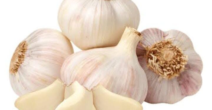 ಮಾರುಕಟ್ಟೆಯಲ್ಲಿ ಸಿಮೆಂಟ್ನಿಂದ ಮಾಡಿದ ಬೆಳ್ಳುಳ್ಳಿ ಮಾರಾಟ! ನಿಮ್ಮ ಮನೆಯಲ್ಲಿರೋ ಬೆಳ್ಳುಳ್ಳಿ ಅಸಲಿನಾ? ಚೆಕ್ ಮಾಡ್ಕೊಳ್ಳಿ…