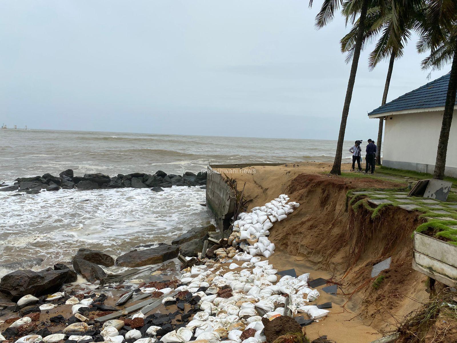 ಕರಾವಳಿ ಜಿಲ್ಲೆಗಳಲ್ಲಿ ಇತ್ತೀಚೆಗೆ ನೈಸರ್ಗಿಕ ವಿಕೋಪಗಳು ಹೆಚ್ಚಾಗಿವೆ; ಕಾದಿದೆ ಗಂಡಾಂತರ 2040ಕ್ಕೆ ಶೇ 5ರಷ್ಟು ಭೂಮಿ ಸಮುದ್ರಪಾಲು
