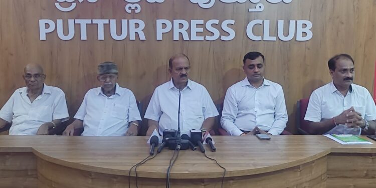 ಪುತ್ತೂರು : ಆದರ್ಶ ವಿವಿಧೋದ್ದೇಶ ಸಹಕಾರ ಸಂಘ ನಿ. ದರ್ಬೆ, ಪುತ್ತೂರು ಸಂಘದ ಧರ್ಮಾರ್ಥ ಮತ್ತು ವಿದ್ಯಾಸಂಸ್ಥೆ ನಿಧಿಯಿಂದ ಸಹಾಯಧನ ವಿತರಣೆ.