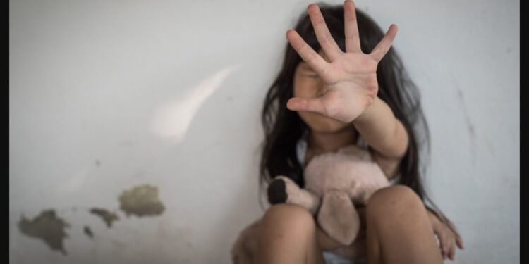 ಉತ್ತರ ಪ್ರದೇಶ: ಕುಡಿದ ಅಮಲಿನಲ್ಲಿ 13 ವರ್ಷದ ಮಗಳ ಮೇಲೆ ತಂದೆಯಿಂದಲೇ ಅತ್ಯಾಚಾರ