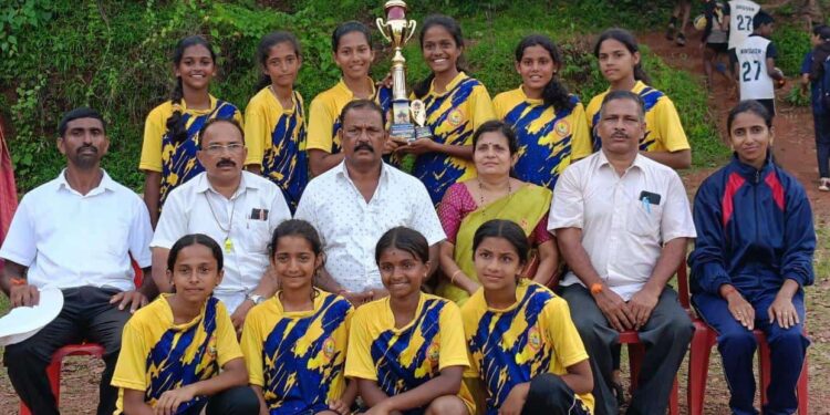 ವಿಟ್ಲ: ಸಾರ್ವಜನಿಕ ಶಿಕ್ಷಣ ಇಲಾಖೆಯ ವಲಯ ಮಟ್ಟದ ವಾಲಿಬಾಲ್ ಪಂದ್ಯಾಟ : ಬಾಲಕ-ಬಾಲಕಿಯರ ಪ್ರೌಢಶಾಲಾ ವಿಭಾಗದಲ್ಲಿ ಪ್ರಥಮ ಸ್ಥಾನ ಪಡೆದ ಸೈಂಟ್ ರೀಟಾ ಶಾಲೆ